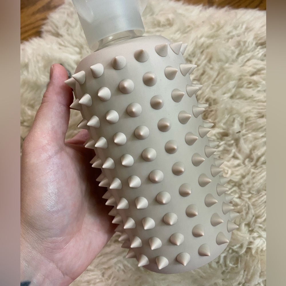 BKR spiked Doe (little), NWOT